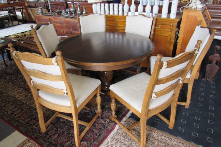 Jídelní stůl + 6 židlí – rozkládací č.5936