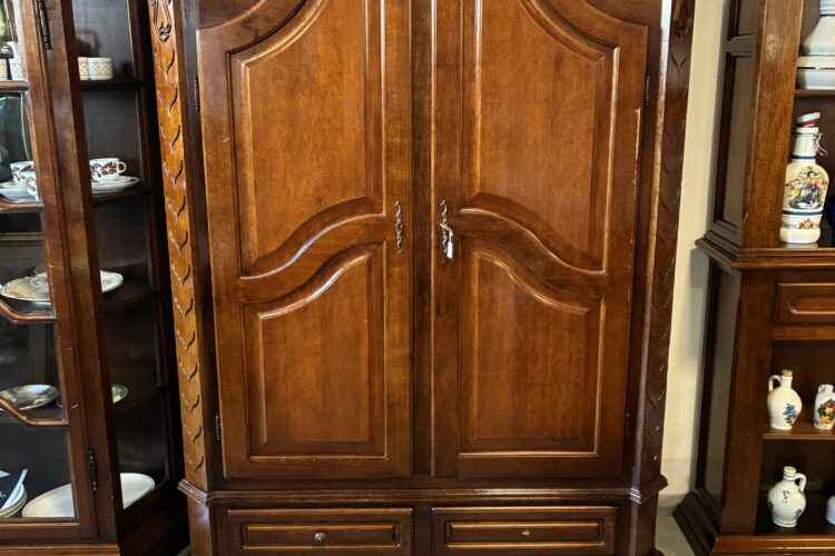 ŠATNÍ SKŘÍŇ č.13609